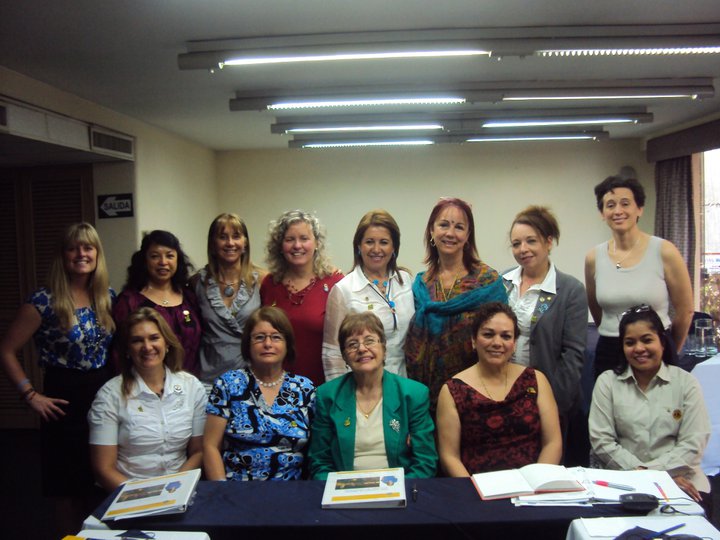 Simposio de la Mujer Lima - 2011 Simposio de la Mujer Lima - 2011